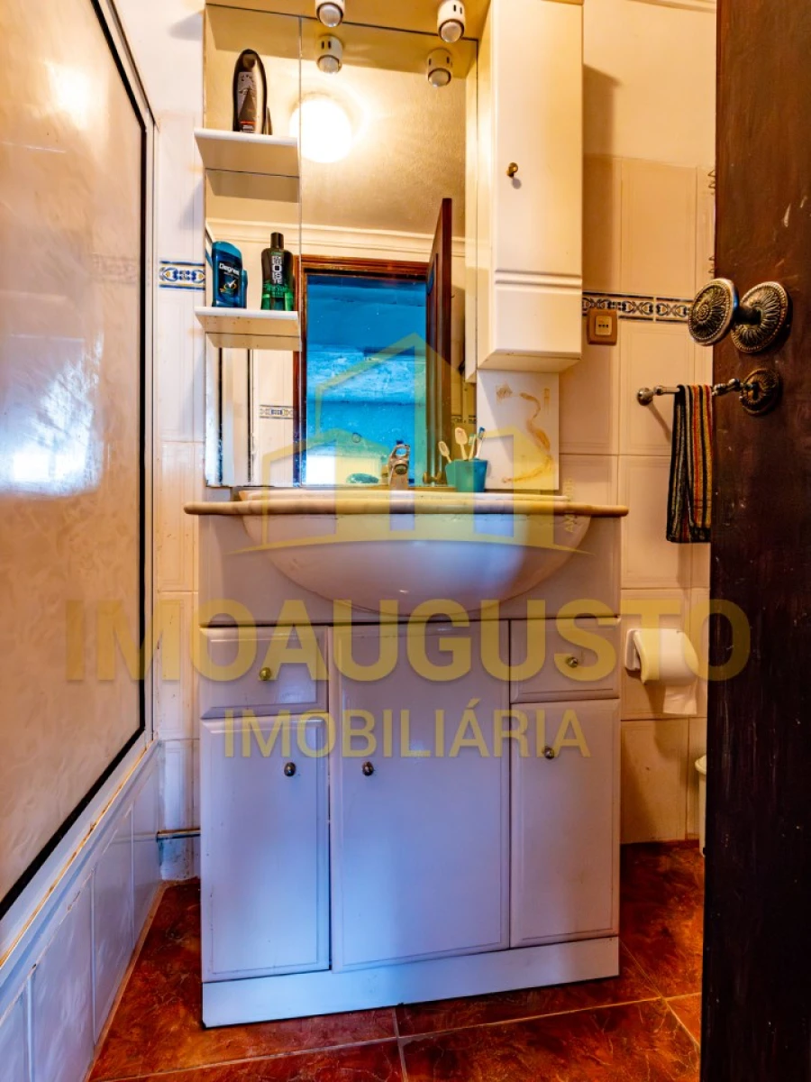 Moradia T4 para Venda em Rapa e Cadafaz Foto 19