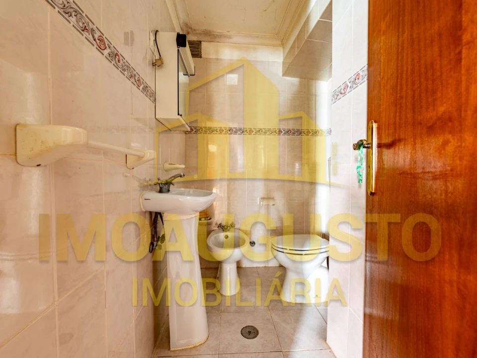 Moradia T3 para Venda em Aldeia Viçosa Foto 12