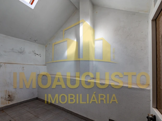 Moradia T3 para Venda em Aldeia Viçosa Foto 14