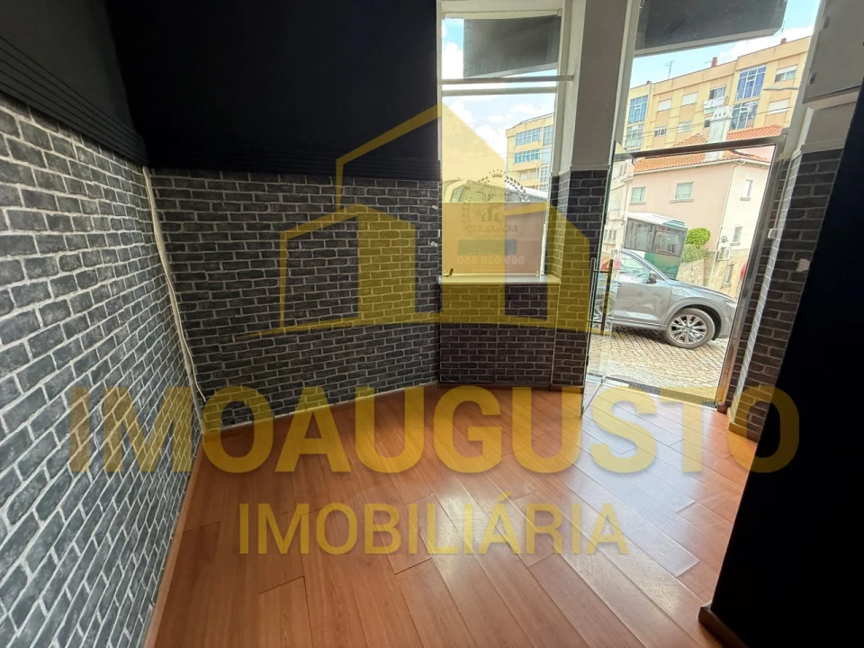 Loja para Arrendamento em Guarda Foto 6