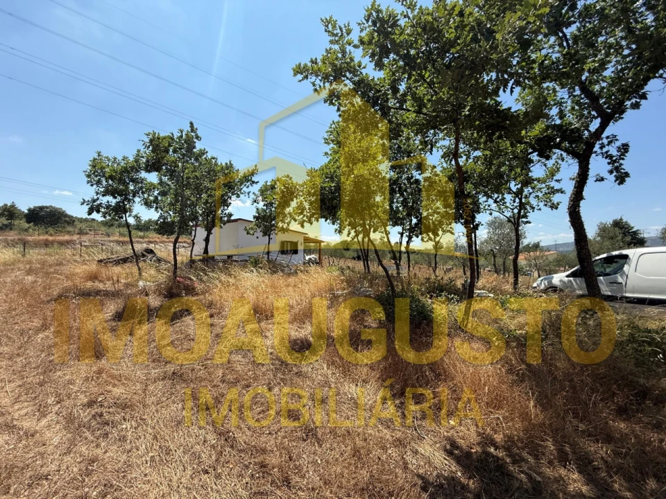 Moradia T1 para Venda em Baraçal Foto 7