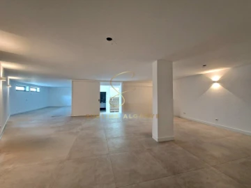 Moradia T4 para Venda em Lagos (São Sebastião e Santa Maria)