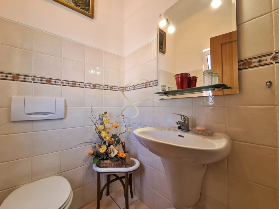 Moradia T4 para Venda em Bensafrim e Barão de São João Foto 13