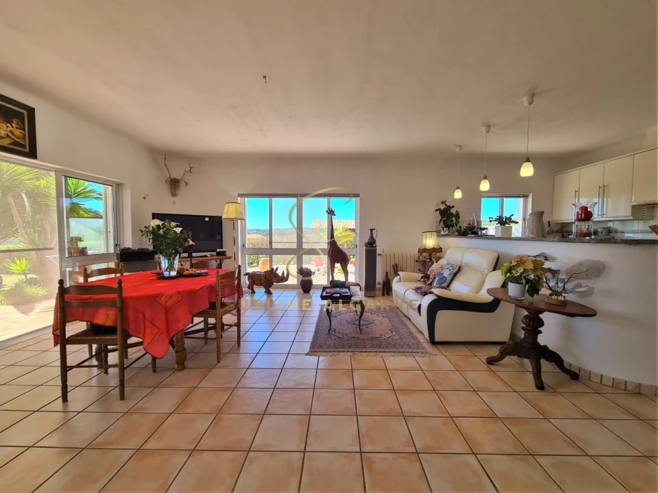 Moradia T4 para Venda em Bensafrim e Barão de São João Foto 11