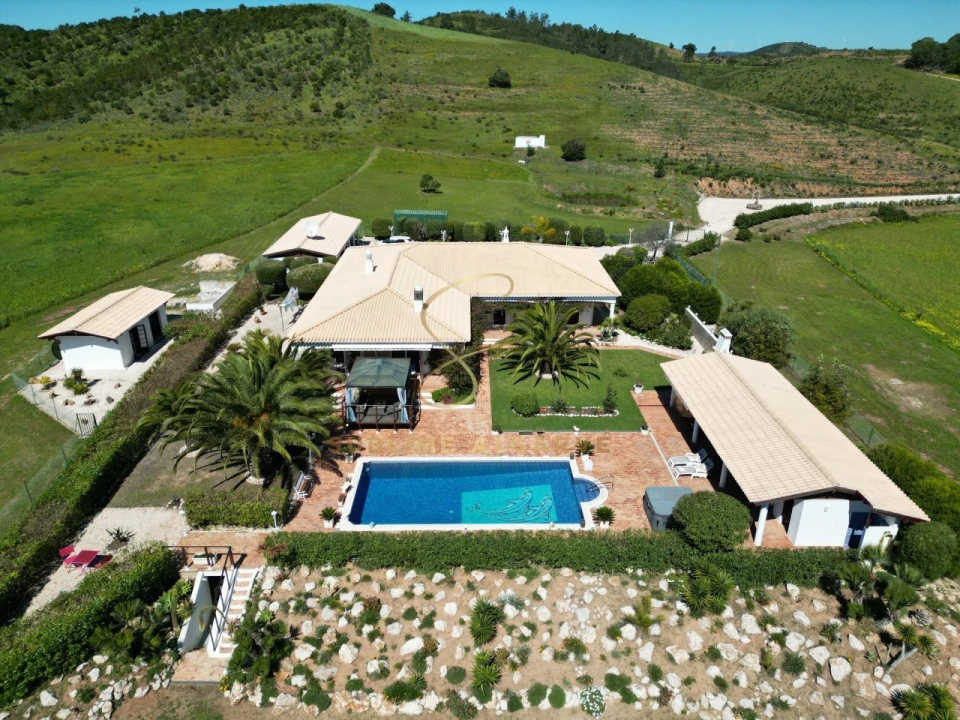 Moradia T4 para Venda em Bensafrim e Barão de São João Foto 25