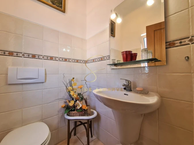 Moradia T4 para Venda em Bensafrim e Barão de São João Foto 13