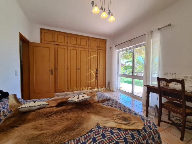 Moradia T4 para Venda em Bensafrim e Barão de São João Foto 14