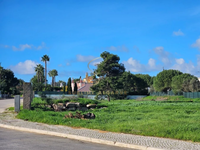 Terreno para Venda em Lagos (São Sebastião e Santa Maria) Foto 1