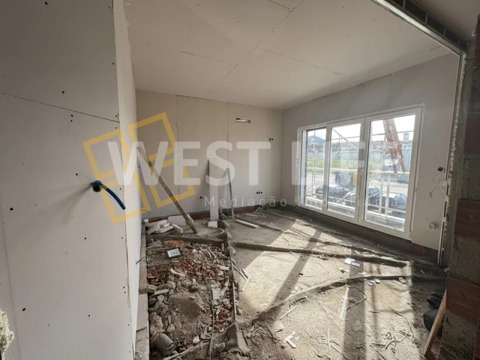 Moradia T3 para Venda em Encarnação Foto 7