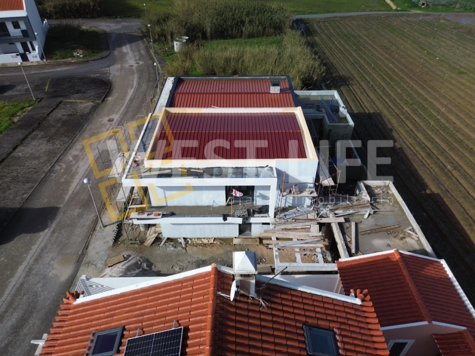 Moradia T3 para Venda em Encarnação Foto 14