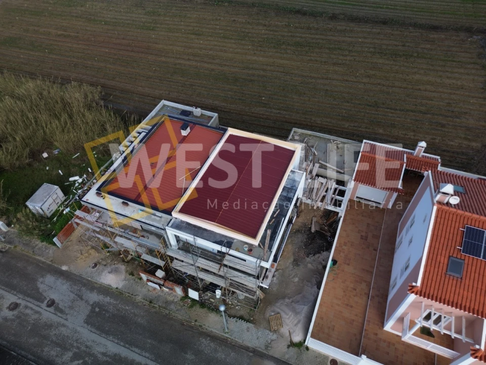 Moradia T3 para Venda em Encarnação Foto 21