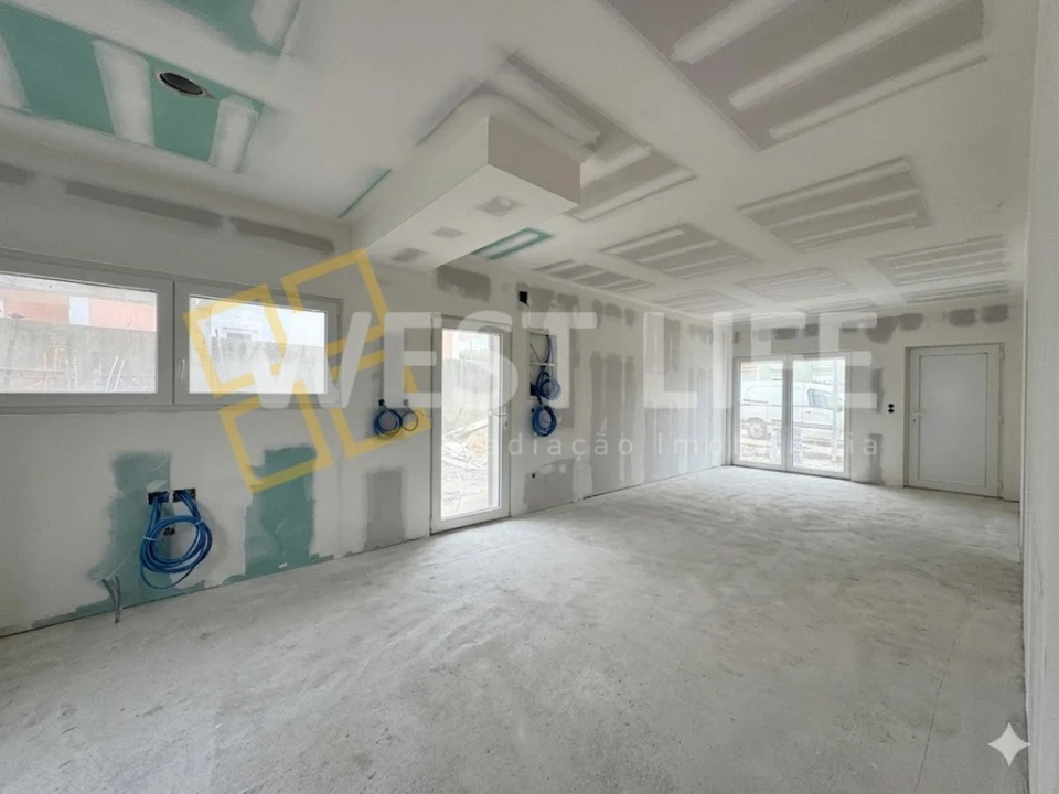 Moradia T3 para Venda em Encarnação Foto 6