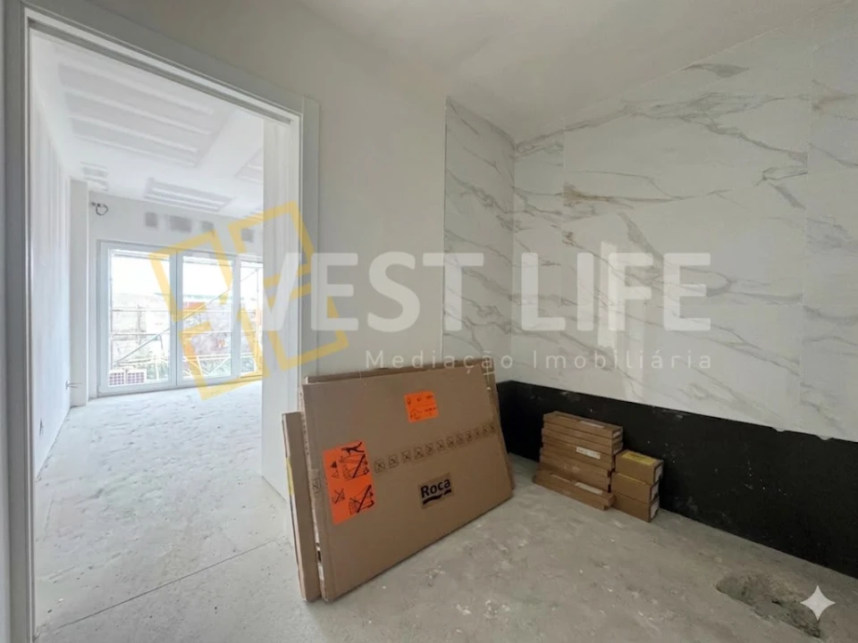 Moradia T3 para Venda em Encarnação Foto 12