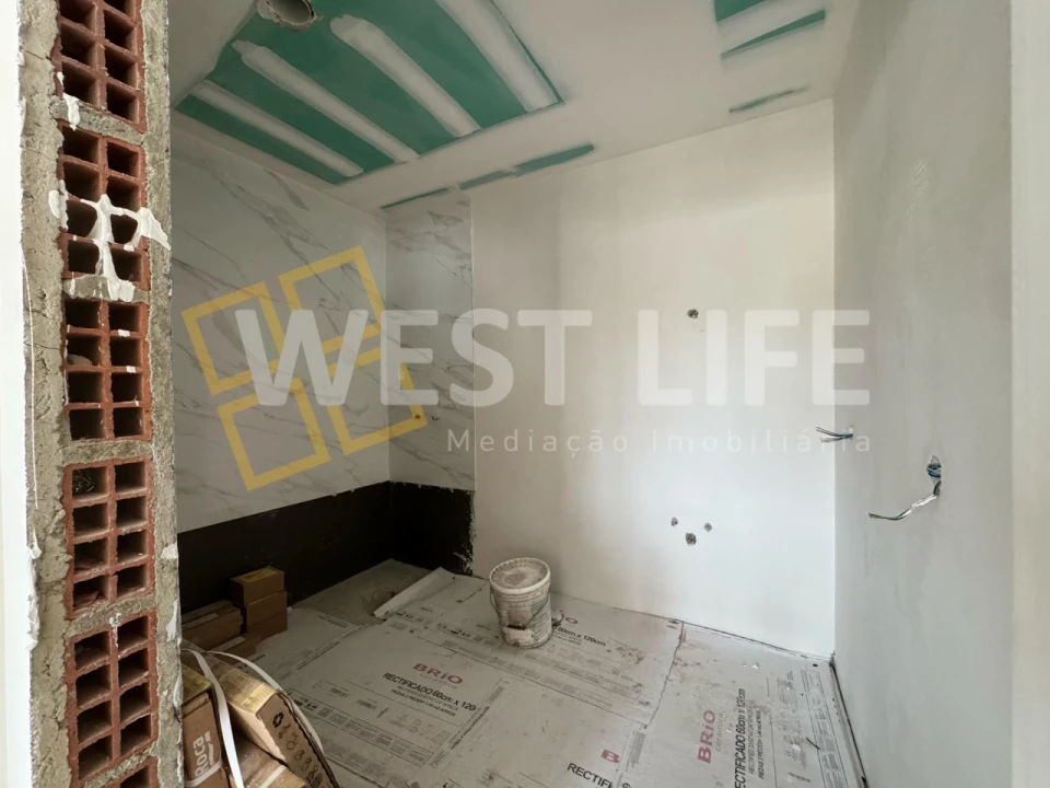 Moradia T3 para Venda em Encarnação Foto 19