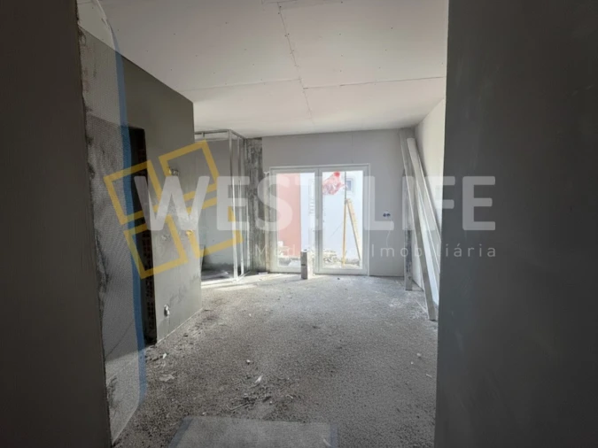 Moradia T3 para Venda em Encarnação Foto 8