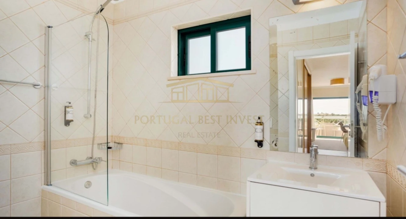 Apartamento para Venda em Estômbar e Parchal Foto 10