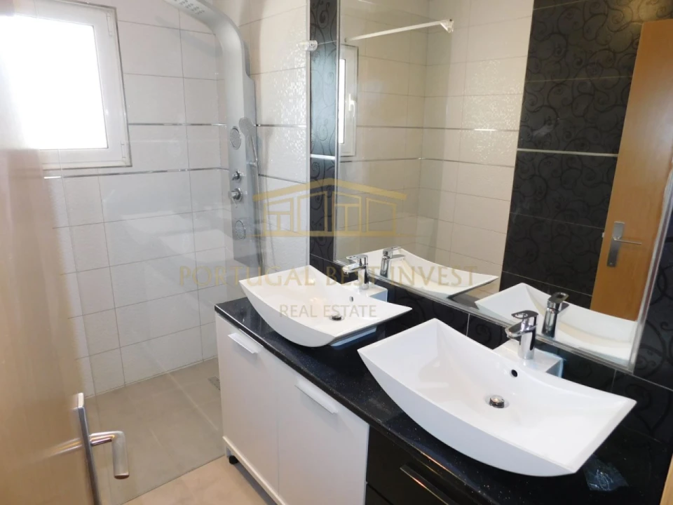 Moradia T6 para Venda em Silves Foto 23