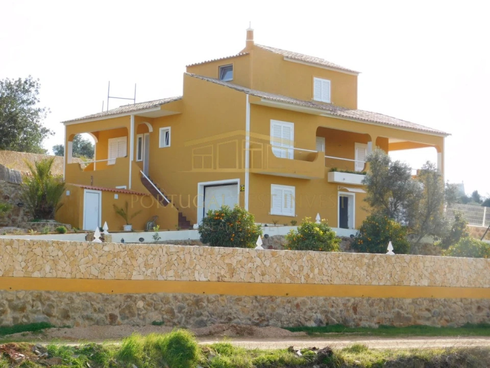 Moradia T6 para Venda em Silves Foto 1