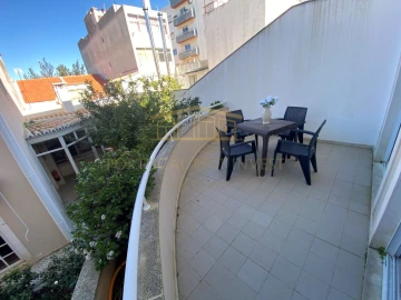 Moradia T7 para Venda em Portimão