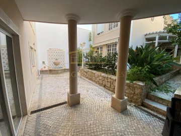 Moradia T7 para Venda em Portimão