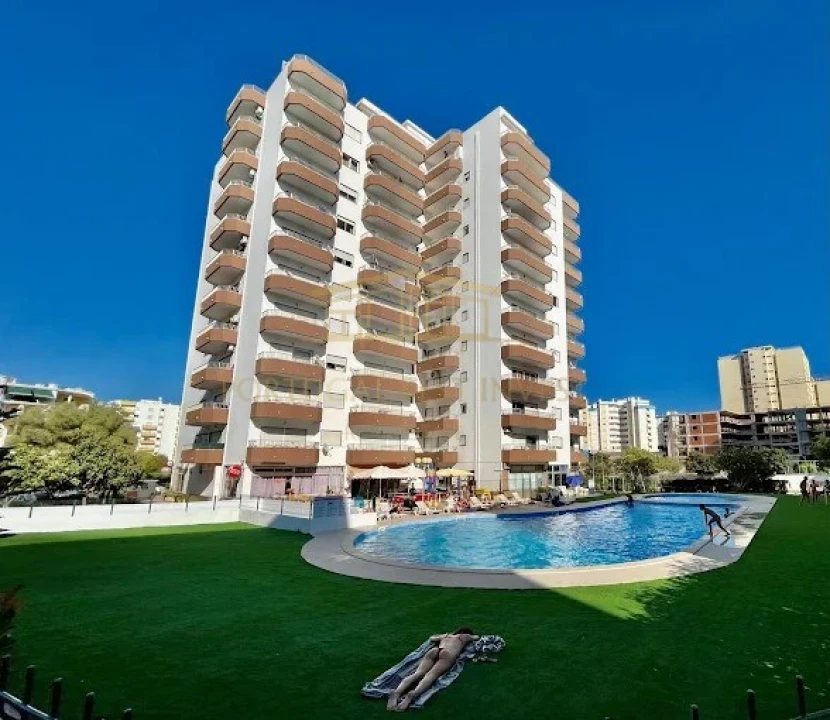 Garagem para Venda em Portimão Foto 1