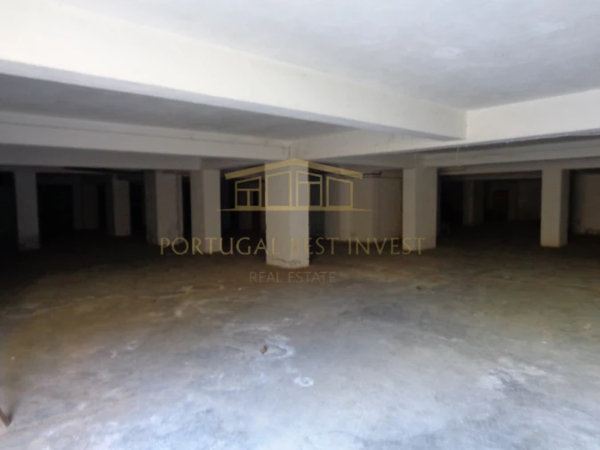 Garagem para Venda em Portimão Foto 3