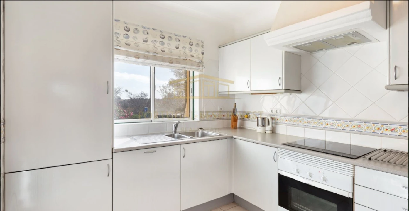 Apartamento T2 para Venda em Estômbar e Parchal Foto 6