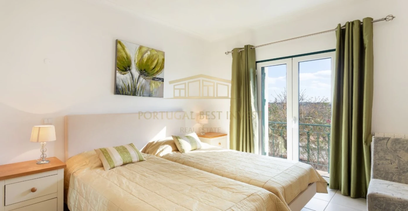 Apartamento T2 para Venda em Estômbar e Parchal Foto 9