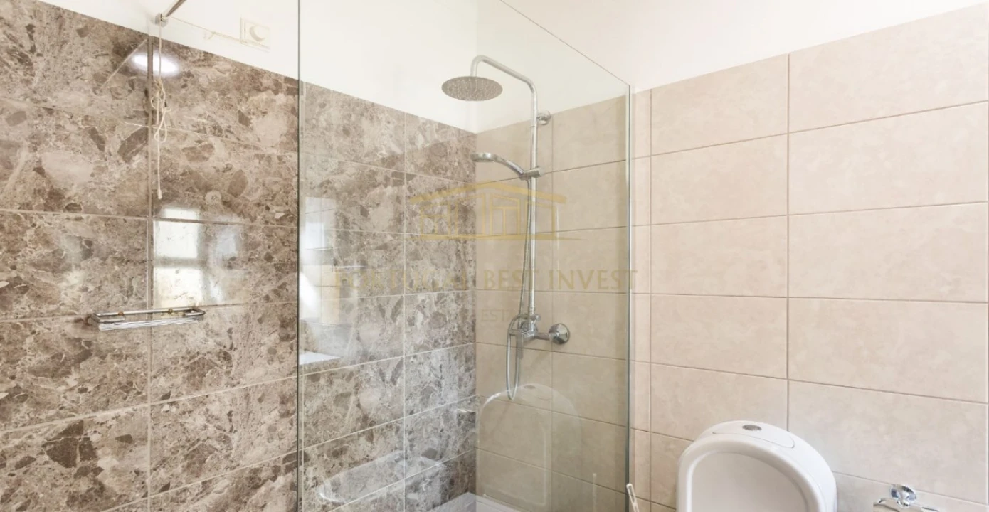 Apartamento T2 para Venda em Estômbar e Parchal Foto 14