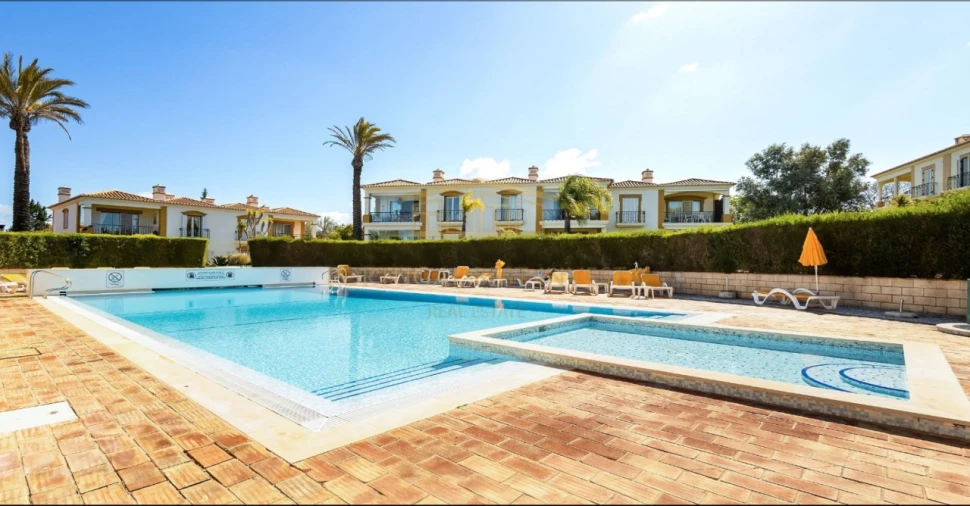 Apartamento T2 para Venda em Estômbar e Parchal Foto 1