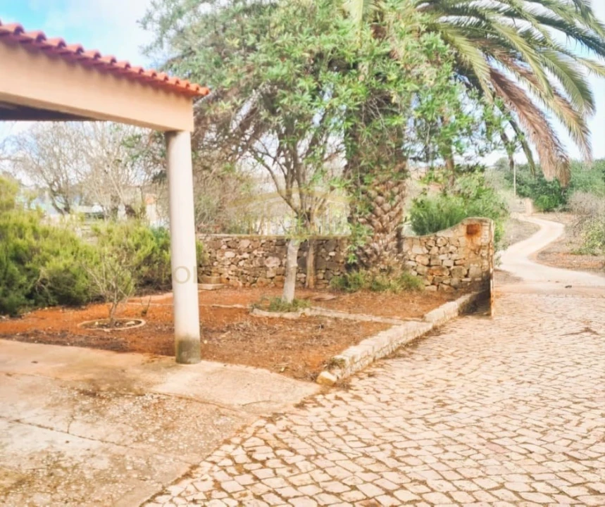 Moradia T5 para Venda em Guia Foto 7