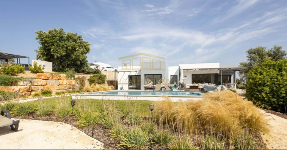 Moradia T3 para Venda em Ferragudo