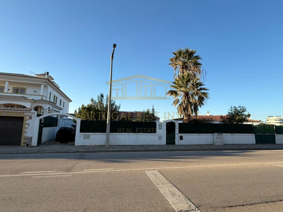 Moradia T5 para Venda em Alvor Foto 1