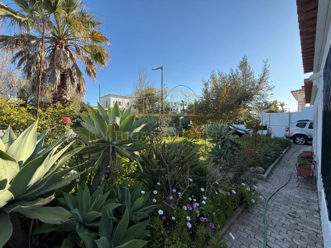 Moradia T5 para Venda em Alvor Foto 3