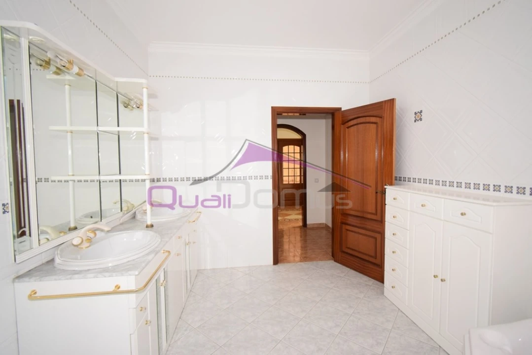 Moradia T4 para Venda em Nossa Sra de Fatima Foto 83