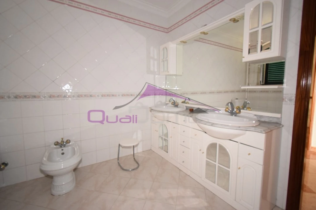 Moradia T4 para Venda em Nossa Sra de Fatima Foto 96