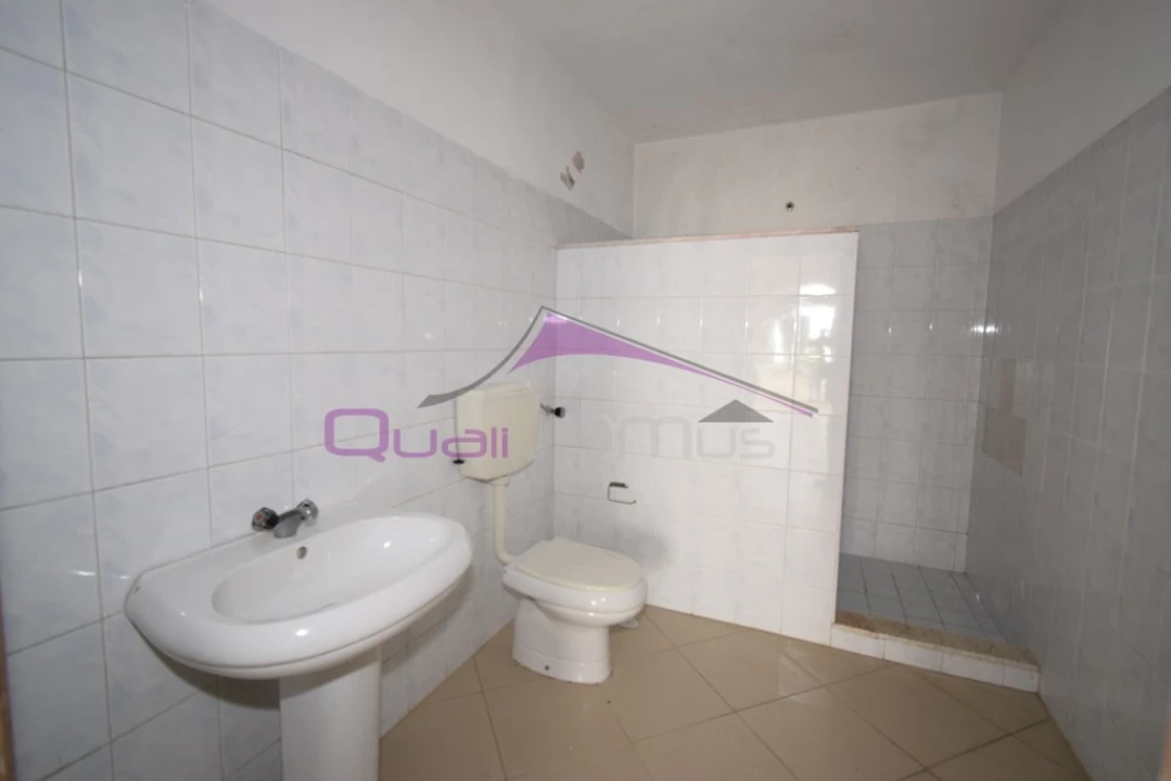 Moradia T4 para Venda em Nossa Sra de Fatima Foto 120