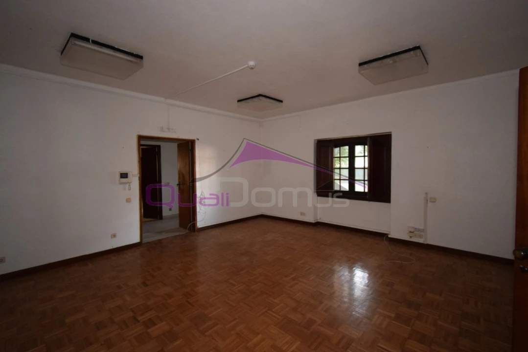 Moradia T4 para Venda em Minde Foto 16