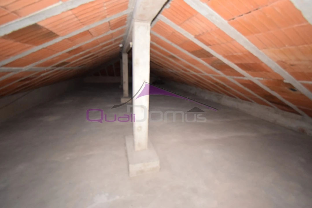 Moradia T4 para Venda em Minde Foto 48