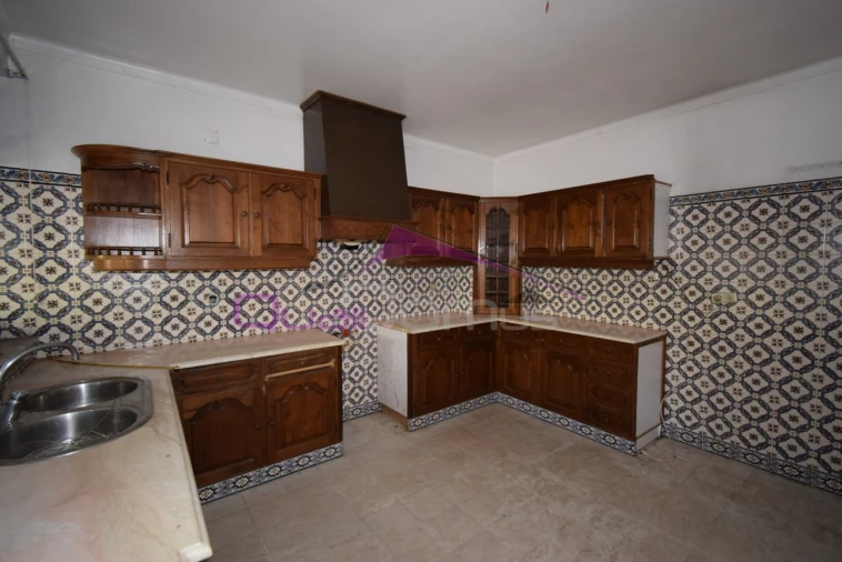 Moradia T4 para Venda em Minde Foto 2