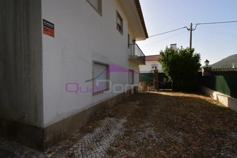 Moradia T4 para Venda em Minde Foto 42