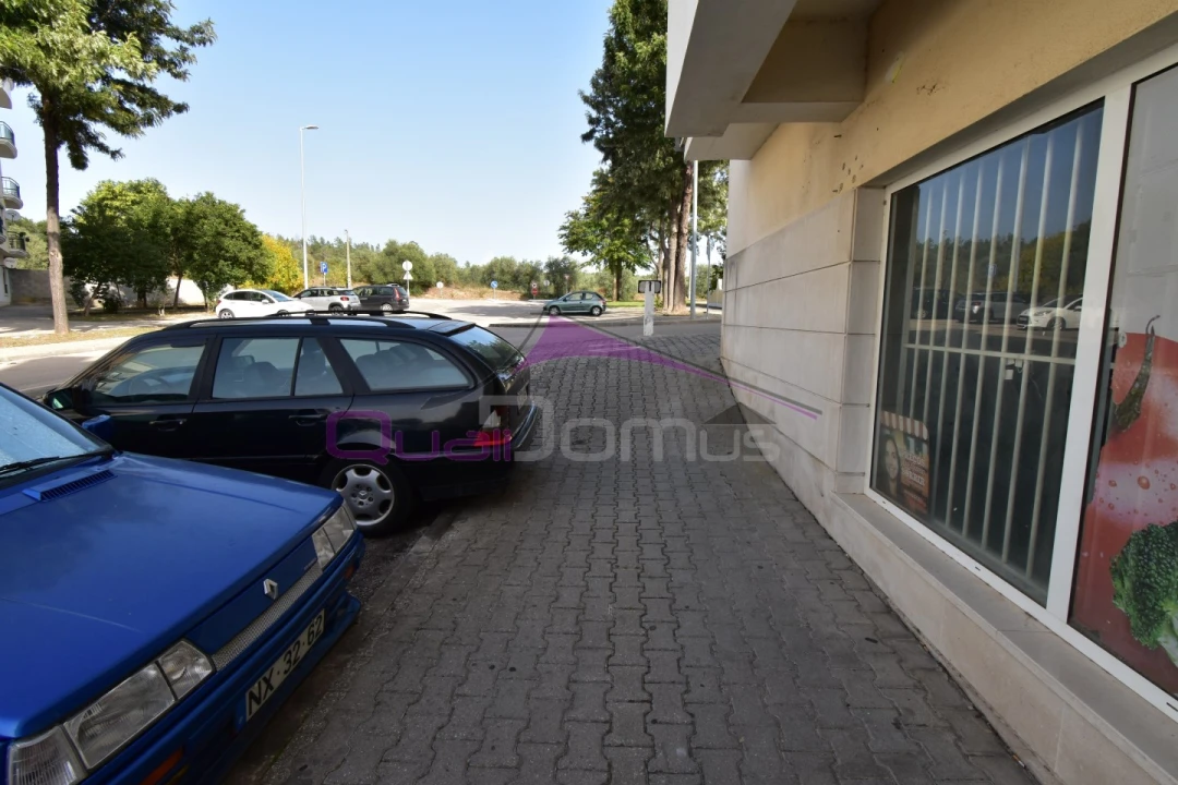 Loja para Venda em Vila Nova da Barquinha Foto 2
