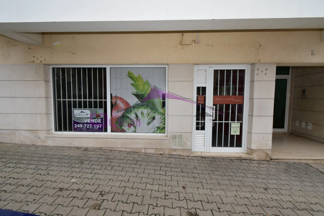 Loja para Venda em Vila Nova da Barquinha Foto 1