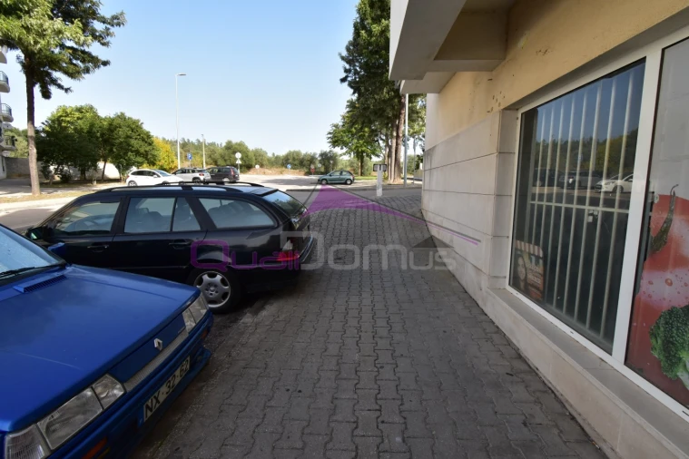 Loja para Venda em Vila Nova da Barquinha Foto 2