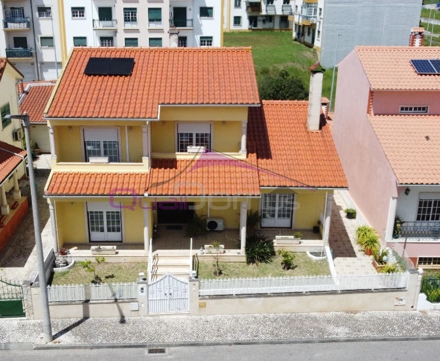 Moradia T4 para Venda em Nossa Sra de Fatima Foto 1