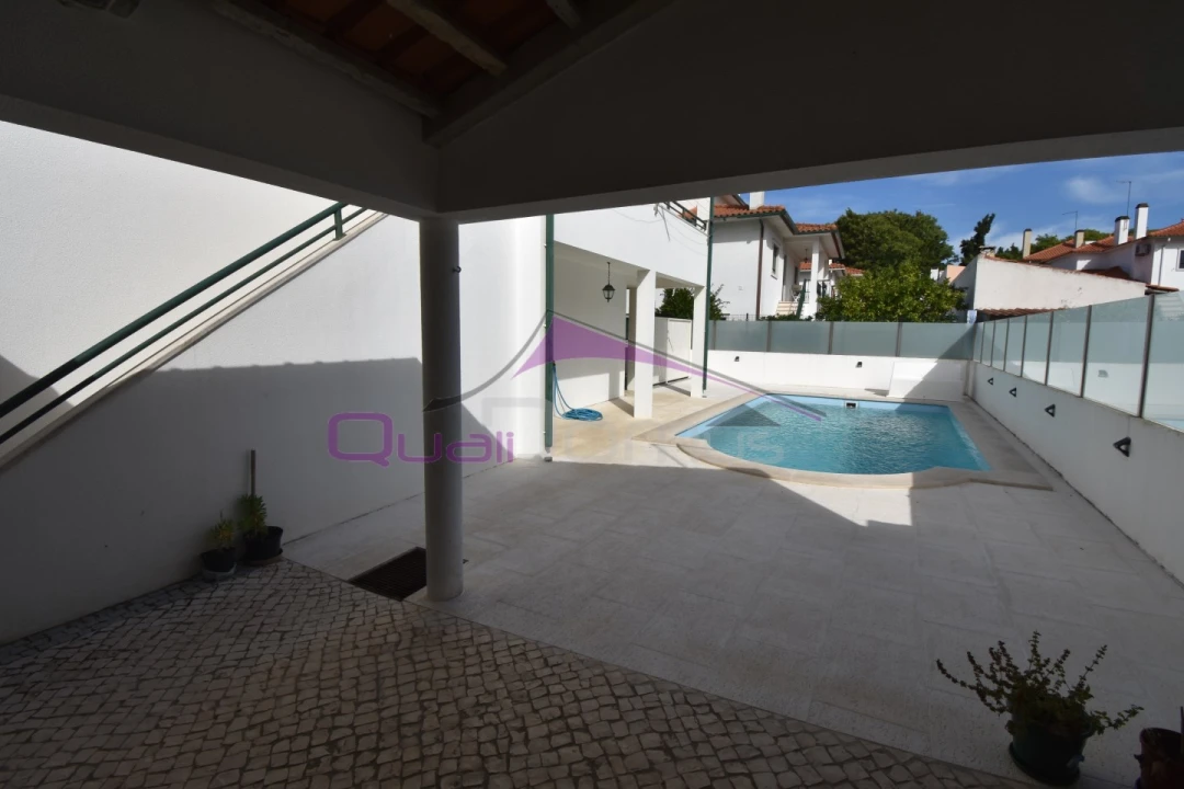 Moradia T4 para Venda em Vila Nova da Barquinha Foto 2
