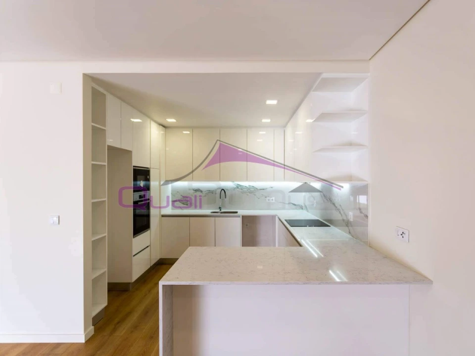 Moradia T4 para Venda em Nossa Sra de Fatima Foto 3