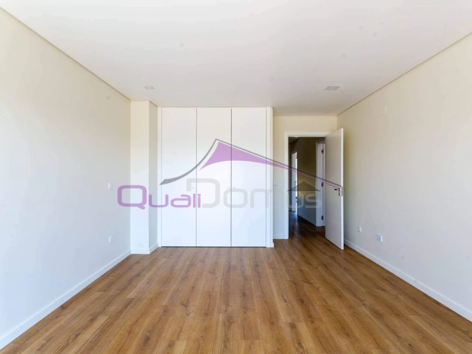 Moradia T4 para Venda em Nossa Sra de Fatima Foto 16