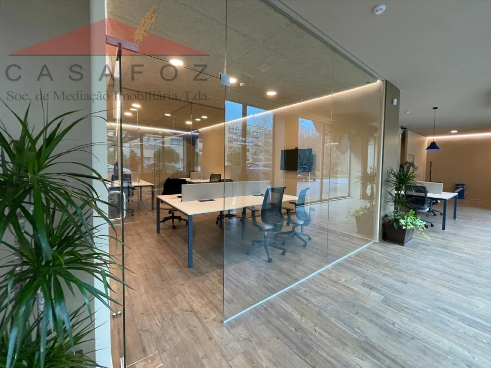 Escritório para Arrendamento em Lordelo do Ouro e Massarelos Foto 1