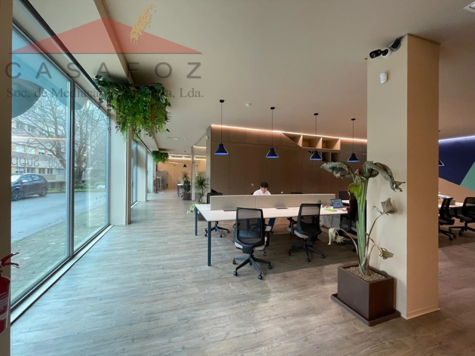 Escritório para Arrendamento em Lordelo do Ouro e Massarelos Foto 3